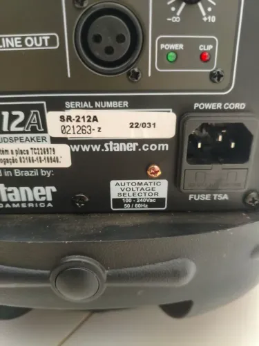 Vendo Caixa de Som Staner SR-212A