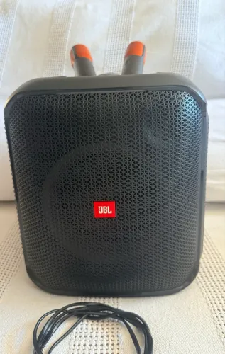 Caixa JBL Paraty Box encore 1- com 2 microfones acompanha bolsa de transporte