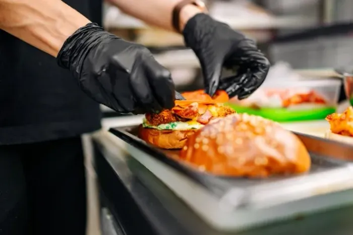 VAGA DE EMPREGO | AUXILIAR DE COZINHA - HAMBURGUERIA