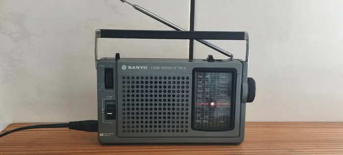 Rádio Sanyo RP 7160N