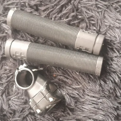 Vendo kit mesinha curta e manopla