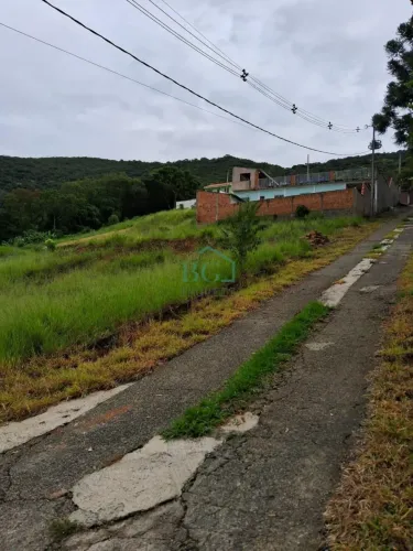 Excelente terreno á venda no bairro Ribeiro dos Montes próximo á Laranjeira de Caldas MG.