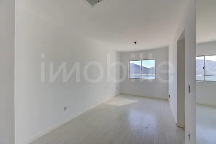 Apartamento com vista mar no Edifício Residencial Alice em Balneário Camboriú