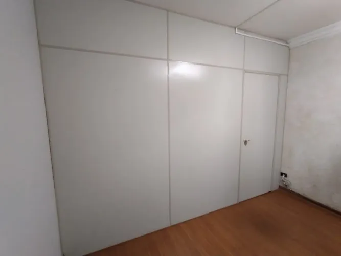 Vendo parede MDF com porta