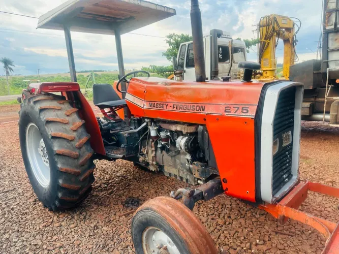 Trator MF 275