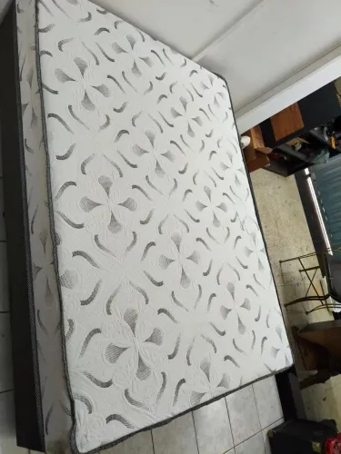 Vendo cama Box nova ela tem um mês de isso D33