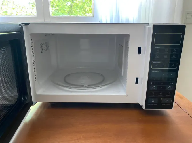 Micro-ondas Midea 27l