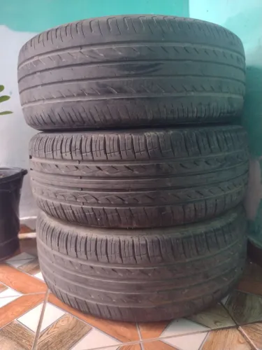 Pneu 235/60 R 16