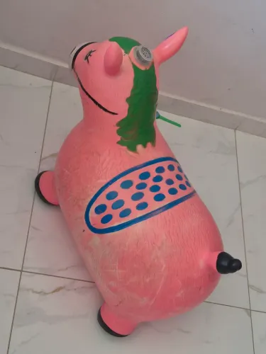 Cavalinho de brinquedo infantil