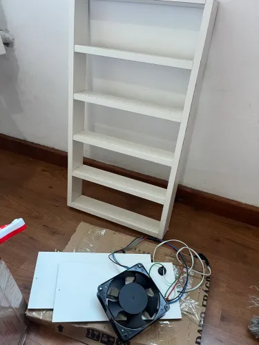 Mesa de manicure e expositor de esmaltes