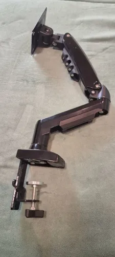 Suporte articulado para monitor
