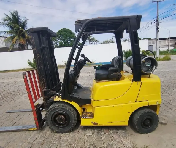 Empilhadeira - 2,5 ton