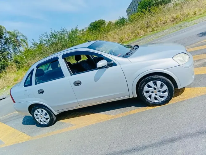 Chevrolet Corsa Sedan 1.0 MPFI 8V 71cv 4P 2004