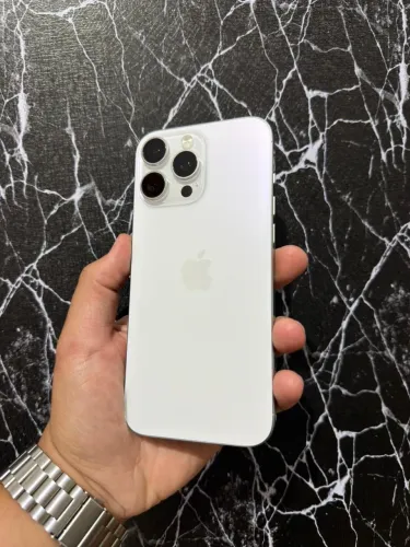 iPhone 16 pro max 256 GB ( celular zero 97% bateria)