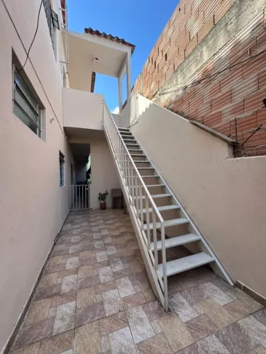 Apartamento 2 quartos com entrada compartilhada no bairro Coqueiros