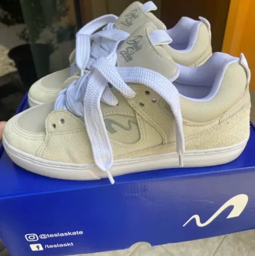 Vende-se Tênis Tesla Fusion Refletivo Off White