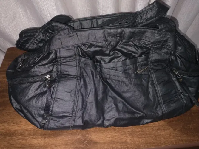 Bolsa Esportiva Nike Nylon Acetinado - Academia e Dia a Dia