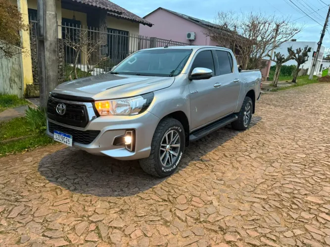 Toyota Hilux CD SRV 4X4 2.8 TDI Diesel Aut. 2019
