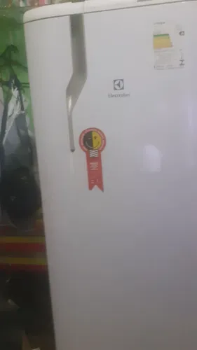 Vende-se 2geladeiras eletrolux.