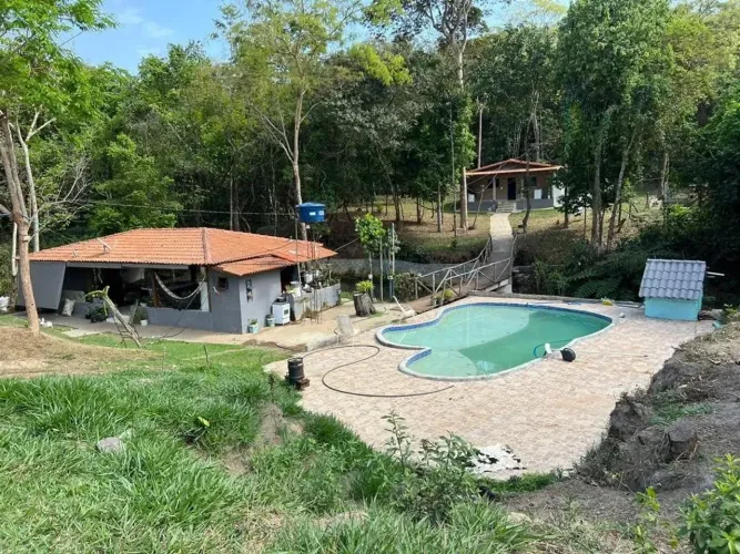 Chácara à venda, a aproximadamente 1h40min de Goiânia, município de São Miguel do Passa Qu