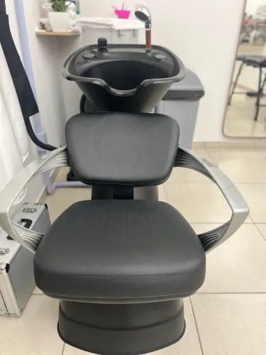 Lavatório semi novo Dompel completo com ducha, aquecedor. 