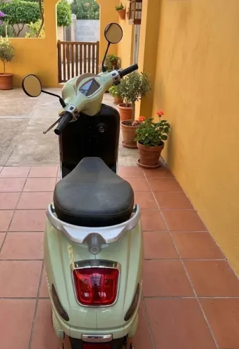Scooter elétrica seminova