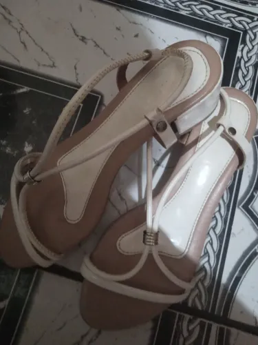 Vendo esse salto baixo tamanho 37 no valor 30 reais // no zumbi