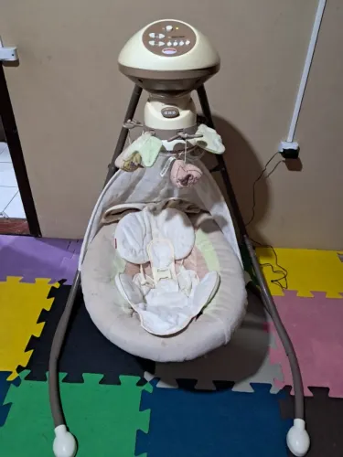 Oportunidade cadeira balanço automática fisher price