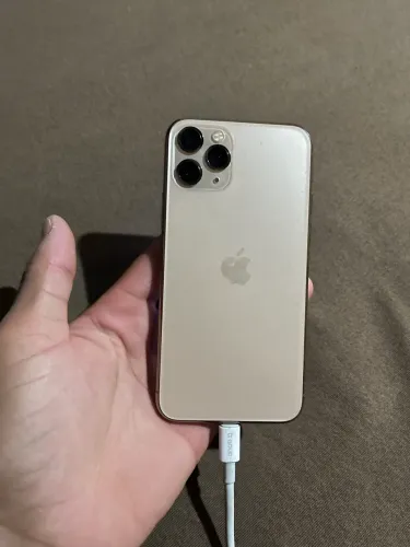 iPhone 11 Pro Dourado