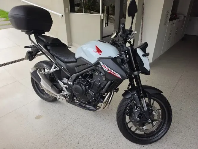 Honda CB500 Hornet 2026 - Branca Pérola