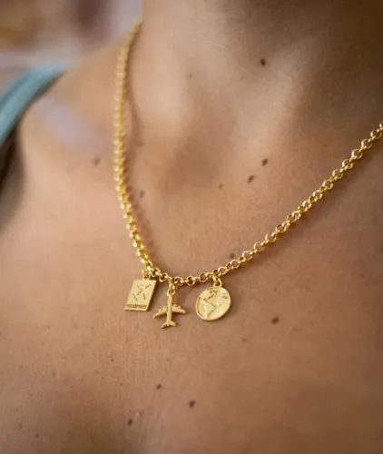 Kit Corrente + Pingente Viagem ou Kit Anéis Moeda Antiga Banhado a Ouro com Verniz