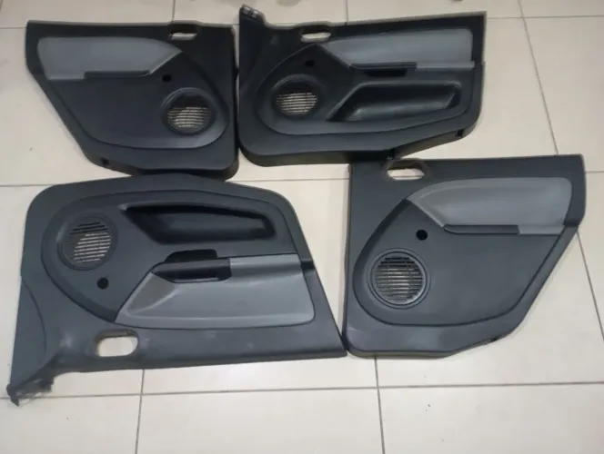 Forro de porta do Ford Fiesta original 