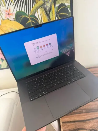 Apple MacBook Pro 16 pol semi novo M5 pro 1tb 48gb