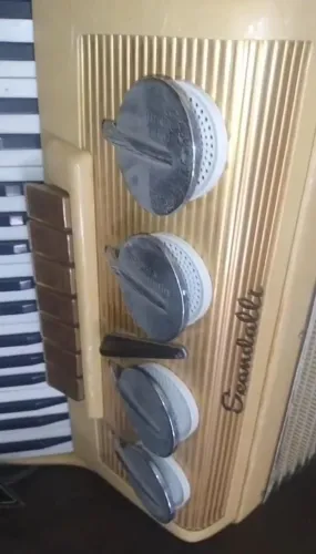 ACORDEON SCANDALLI ITALIANO 80 BAIXOS RELÍQUIA 