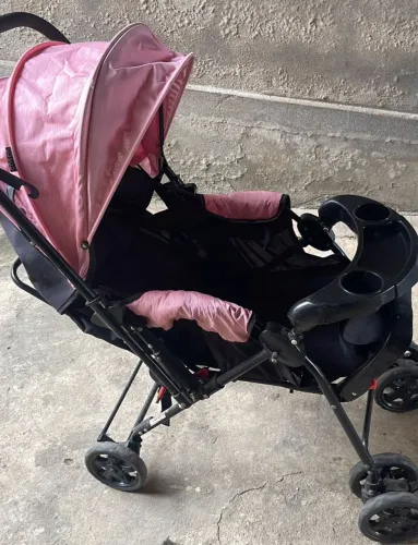 Carrinho de bebê Cosco