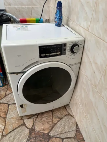 Máquina de Lavar Frontal - Funcionando (Não aquece a água)