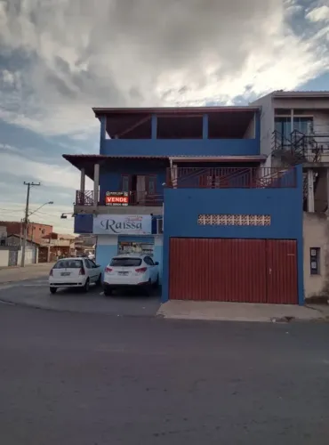 Sobrado com Área de lazer