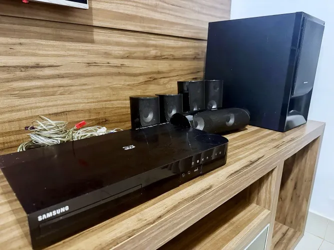 Home Theater Samsung HT-J5500K 5.1 Blu-ray 3D 1000W Completo