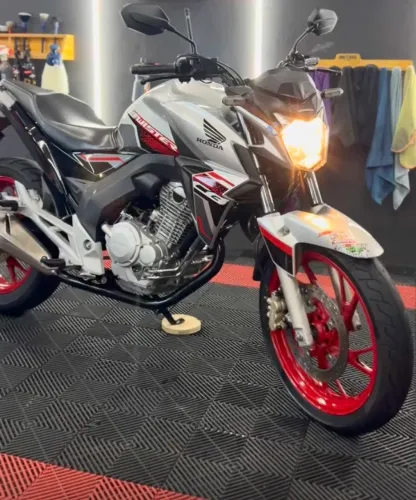 Vendo Honda CB Twister 250