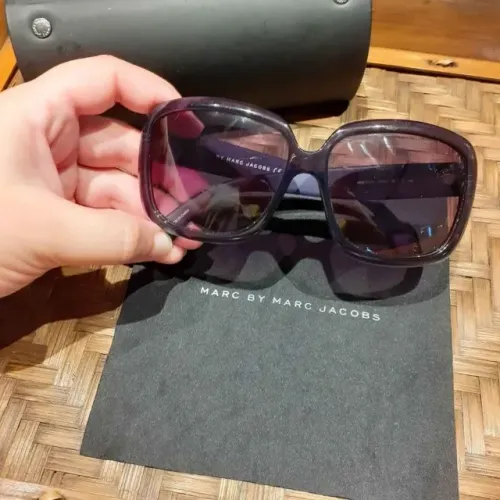 Óculos de sol Marc Jacobs roxo
