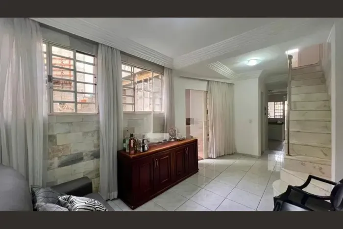 Casa à Venda - Lagoinha, 4 Quartos, 310 m2