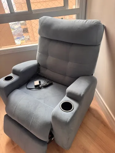 Poltrona reclinável Damie com massagem