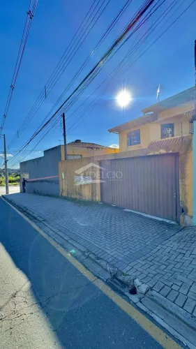 Sobrado com Ponto Comercial - Bom Jesus