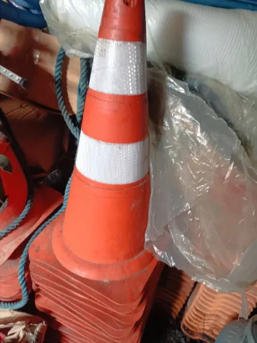 Cones de sinalização, para estacionamento, obras etc...