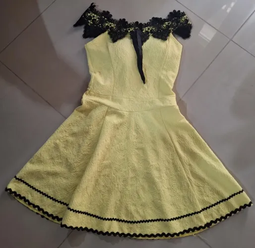 Vestido com renda 
