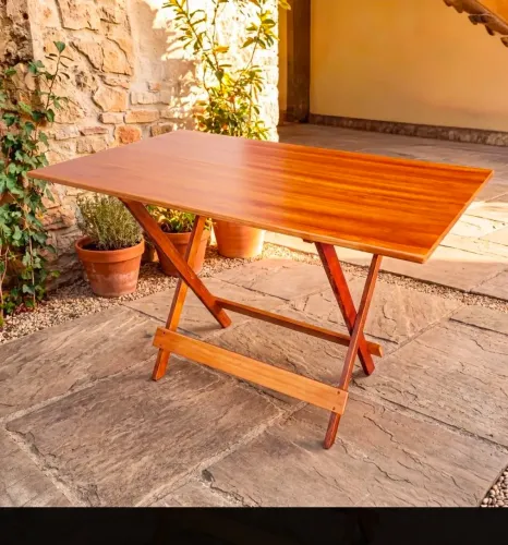 Mesa de madeira maciça