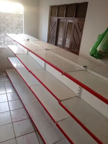 4 metros de gôndolas central nos preços 1600