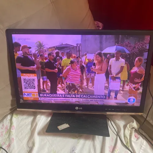 Vendo tv monitor 25*