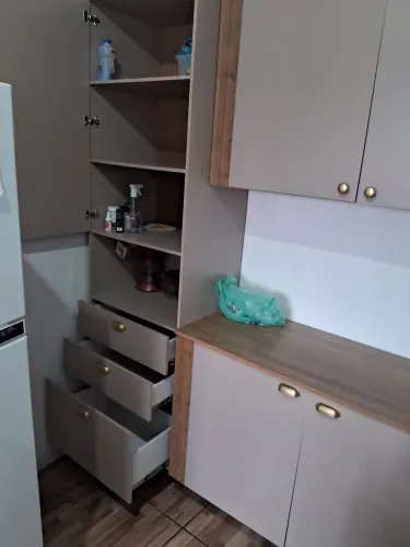 Vende-se um armário de cozinha