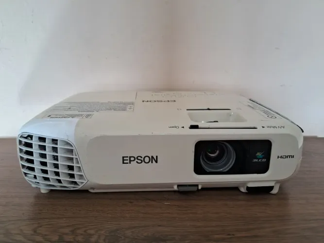 Projetor  Epson  X24  (sem hdmi)